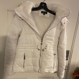 White puffer jacket coat Brand New Excellent condition